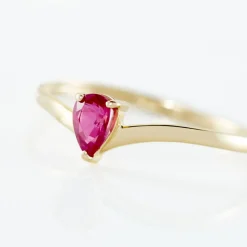 Histoire d'Or Bague Solitaire Goutte or jaune rubis