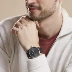 Discount HUGO BOSS Montre Boss Reason Noir cadran argenté fond noir bracelet cuir noir