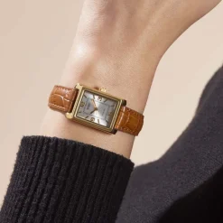 CASIO COLLECTION Montre Argente cadran dore fond argenté bracelet cuir marron