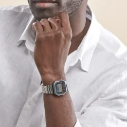 Sale CASIO COLLECTION Montre Vintage 2 Tons cadran argenté fond noir bracelet acier argenté