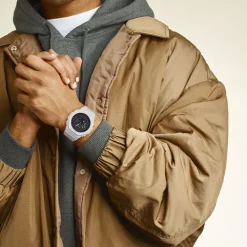 Hot CASIO G-SHOCK Montre Classic Noir cadran blanc fond noir bracelet résine blanc