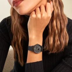 Online CODHOR Montre Pauline Noir cadran noir fond noir bracelet silicone noir