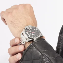 Clearance DIESEL Montre Mega Chief Noir cadran argenté fond noir bracelet acier argenté