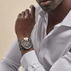 DIESEL Montre Mega Chief Noir cadran noir fond noir bracelet acier noir