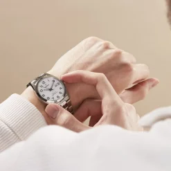 Hot FESTINA Montre Classics Blanc cadran argenté fond blanc bracelet acier argenté