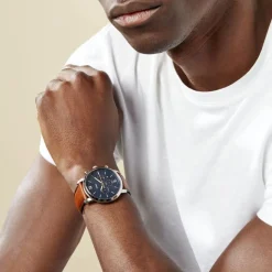 Outlet FOSSIL Montre Neutra Chrono Bleu cadran argenté fond bleu bracelet cuir marron