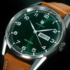 Hot LIP Montre Himalaya 40 Vert cadran argenté fond vert bracelet cuir de vache marron