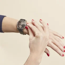 Best LIP Montre Himalaya Sablier 40 Noir cadran argenté fond noir bracelet cuir noir